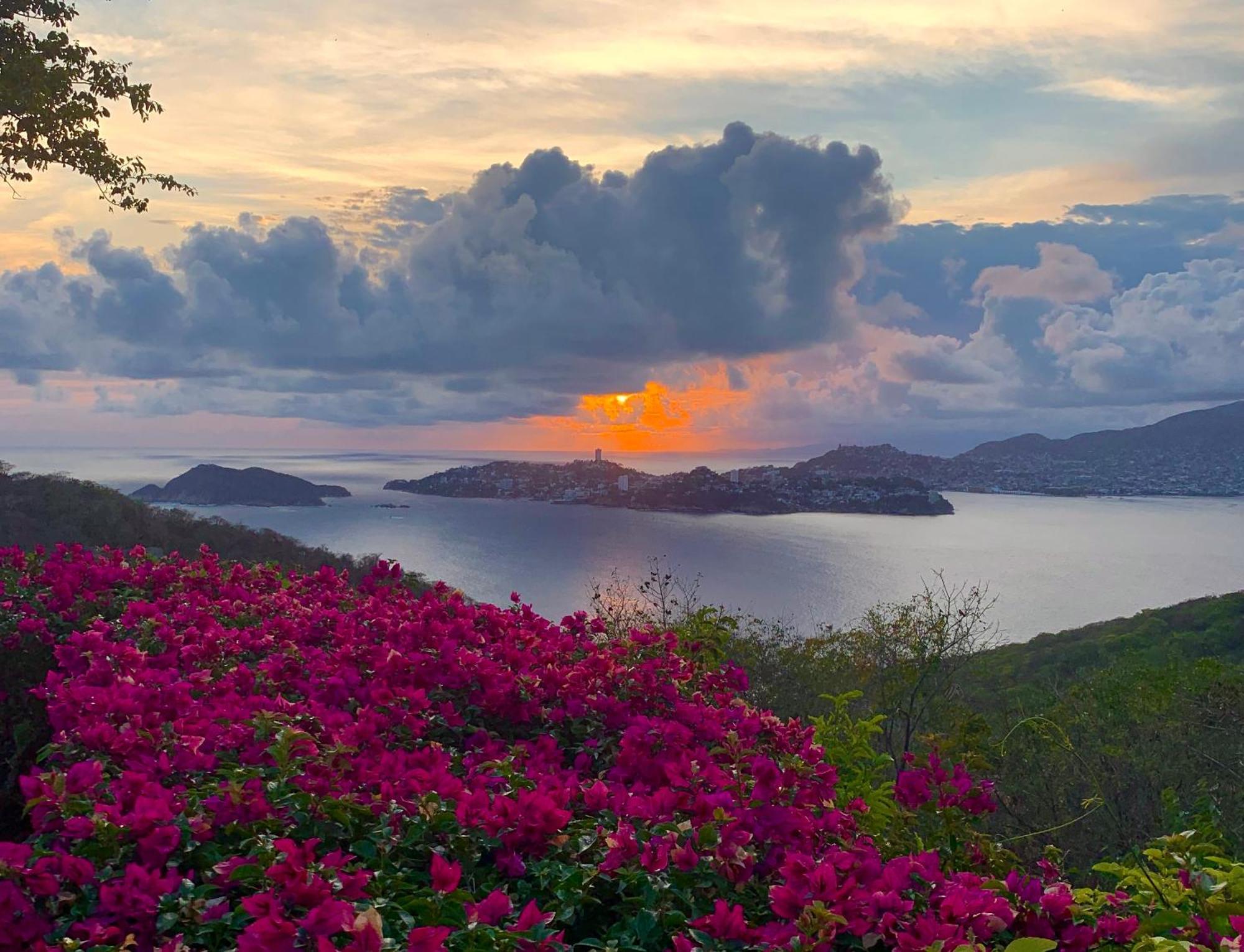 Encanto Acapulco Exterior foto